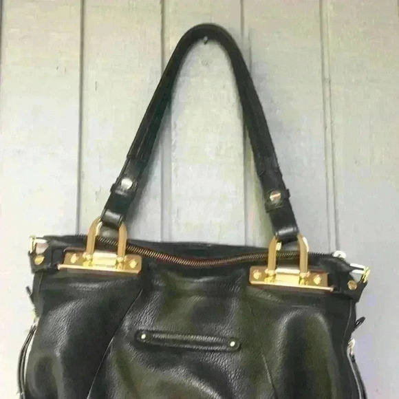 B. Makowsky Black Shoulder Bag Gold Hardwa… - Picture 8 of 8